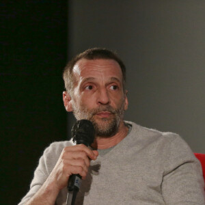 Un établissement dans lequel il est lui-même allé, au principe quelque peu déroutant pour une école 
Mathieu Kassovitz - Festival Séries Mania à Lille le 21 mars 2022. © Stéphane Vansteenkiste/Bestimage