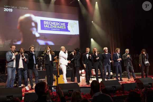 Pierre Souchon, Laurent Voulzy, Edouard Baer, Carla Bruni, Pascal Obispo, Nolwenn Leroy, Charles Souchon, Sandrine Kiberlain, Vincent Delerm, Alain Souchon, Manu Payet (parrain de la soirée), Juliette Armanet au concert du gala des 20 ans de la fondation Recherche Alzheimer "2 générations chantent pour la 3ème" à l'Olympia à Paris le 18 mars 2024. © Cyril Moreau / Bestimage 