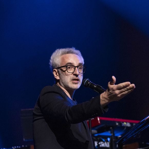 Vincent Delerm au concert du gala des 20 ans de la fondation Recherche Alzheimer "2 générations chantent pour la 3ème" à l'Olympia à Paris le 18 mars 2024. © Cyril Moreau / Bestimage 