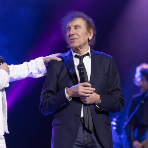 Pascal Obispo, Alain Souchon au concert du gala des 20 ans de la fondation Recherche Alzheimer "2 générations chantent pour la 3ème" à l'Olympia à Paris le 18 mars 2024. © Cyril Moreau / Bestimage 