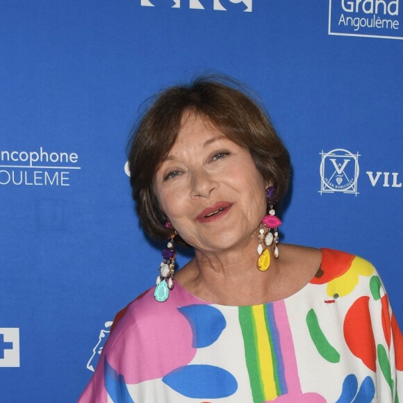 A l'origine, la comédienne n'avait pas du tout le projet de devenir propriétaire... mais son coeur a parlé.
Macha Méril - Cérémonie de clôture de la 12e édition du festival du Film Francophone d'Angoulême, le 25 août 2019. © Coadic Guirec/Bestimage