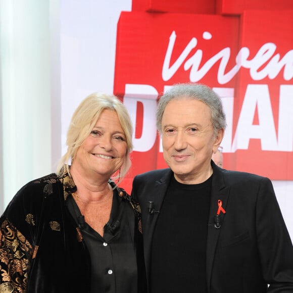 Michel Drucker présente un nouvel inédit et fait honneur aux soignants cette semaine en recevant Marina Carrère d'Encausse
Exclusif - Michel Drucker et Marina Carrere d'Encausse - Enregistrement de l'émission Vivement dimanche au studio Gabriel, presentée par Michel Drucker . Diffusion sur France 3 le 24/02/24 . © Guillaume Gaffiot / Bestimage