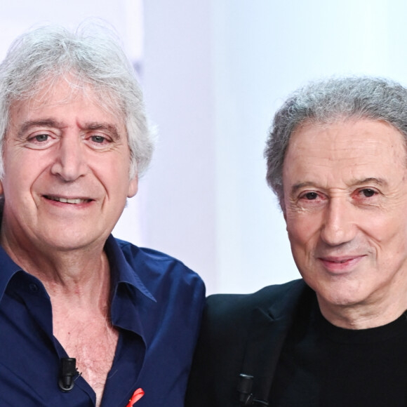 Exclusif - Yves Duteil et Michel Drucker - Enregistrement de l'émission Vivement dimanche au studio Gabriel, presentée par Michel Drucker . Diffusion sur France 3 le 24/02/24 . © Guillaume Gaffiot / Bestimage