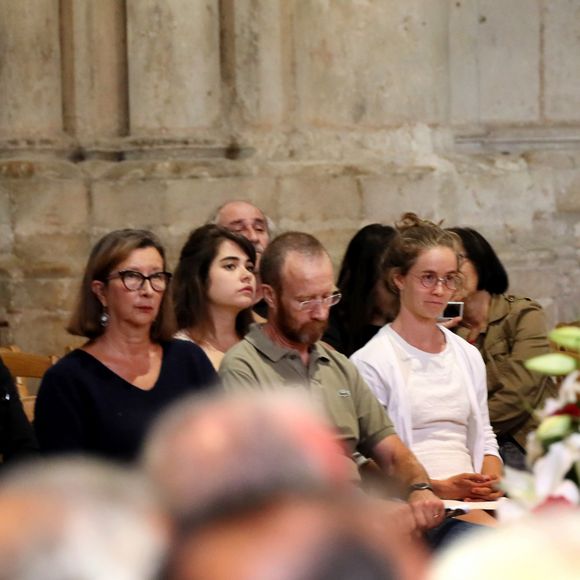 Son clan accuse en effet son avocat et son notaire d'avoir tenté de contrôler sa fortune.
La famille et les proches - Obsèques de Joël Robuchon en la cathédrale Saint-Pierre de Poitiers le 17 août 2018. © Patrick Bernard / Bestimage 