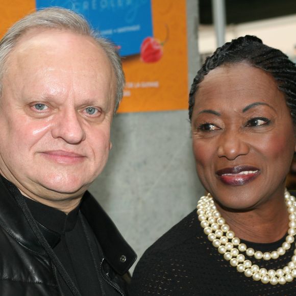 Mais qui va bientôt être terminée... on l'espère pour eux ! 
Babette de Rozières, Joël Robuchon - 1er salon de la gastronomie des Outre-Mer à paris le 7 février 2015 