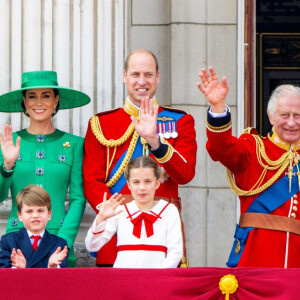 Aucune précision sur le type de cancer dont souffrent les deux membres de la famille royale n'a été dévoilée.
La famille royale d'Angleterre sur le balcon du palais de Buckingham lors du défilé "Trooping the Colour" à Londres. Le 17 juin 2023