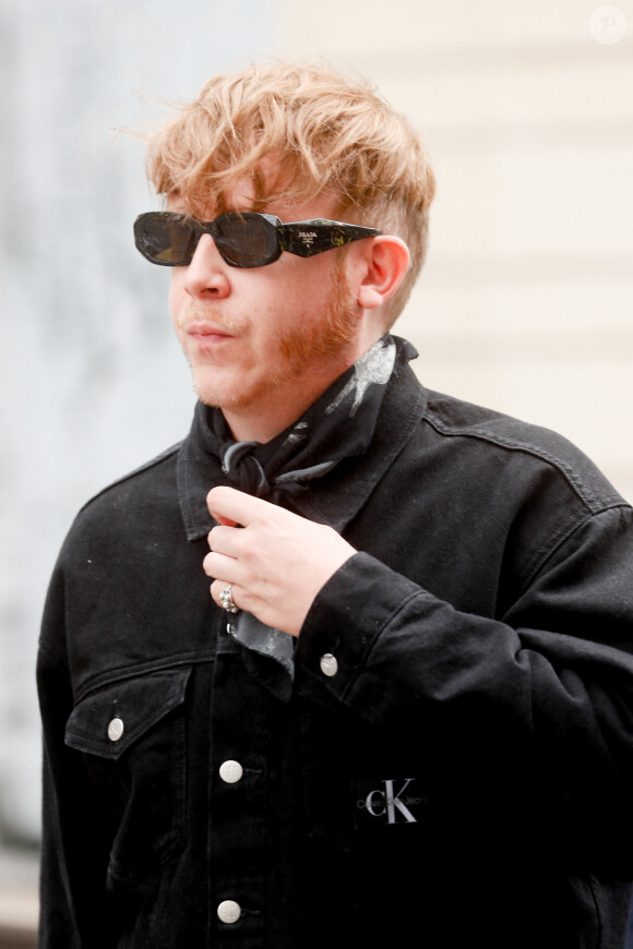 Eddy de Pretto - Arrivées des célébrités aux obsèques de Jane Birkin en l'église Saint-Roch à Paris. Le 24 juillet 2023 © Jacovides-KD Niko / Bestimage 