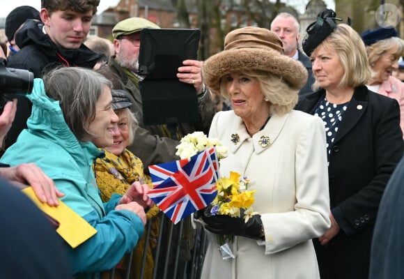 En tout cas, Camilla Parker-Bowles s'est chargée de récupérer tous les petits mots et a assuré que Kate Middleton était très touchée. 
Camilla Parker Bowles, reine consort d'Angleterre, assiste au service Royal Maundy à la cathédrale de Worcester, le 28 mars 2024. 