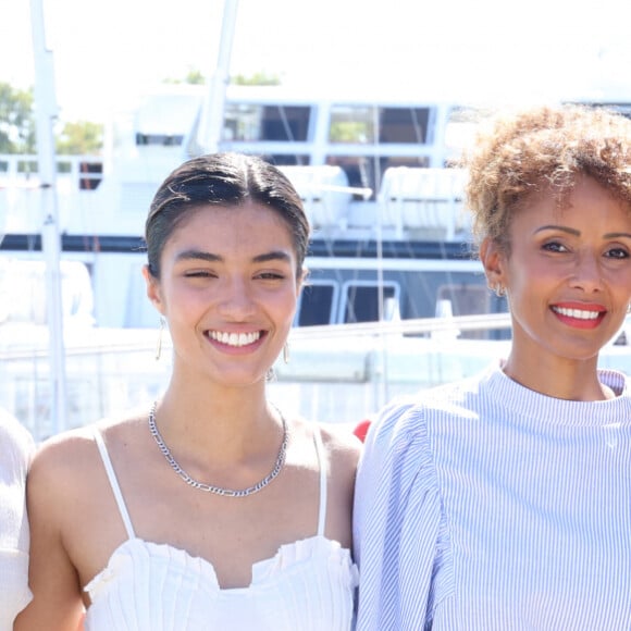 Thierry Godard, Esther Rollande, Sonia Rolland, Mata Gabin - Photocall du film "Un destin inattendu" lors de la 25ème édition du Festival de la Fiction de la Rochelle. Le 13 septembre 2023 © Denis Guignebourg / Bestimage