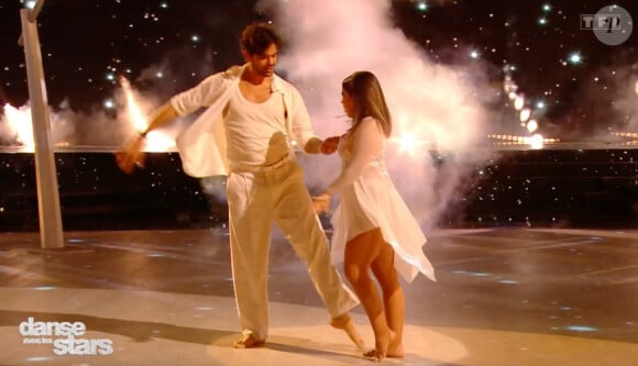 Ines Reg s'illustrant dans "Danse avec les stars" aux côtés de Christophe Licata ce vendredi 29 mars 2024.
(Capture TF1 - Danse avec les stars).