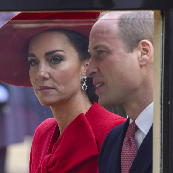 Kate Middleton et le prince William sont sortis du silence
Le prince William, prince de Galles, et Catherine (Kate) Middleton, princesse de Galles - Cérémonie de bienvenue du président de la Corée du Sud et de sa femme à Horse Guards Parade à Londres