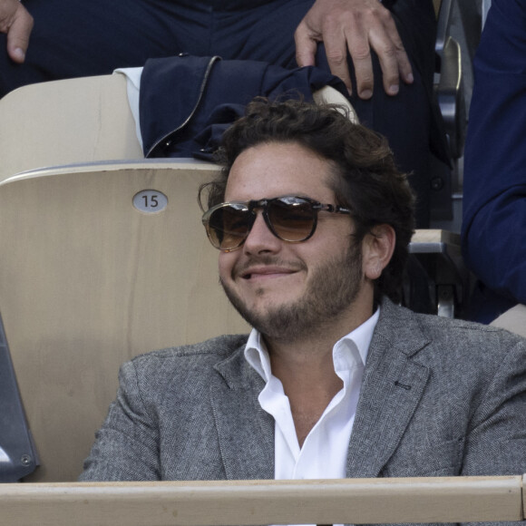 Florence Foresti et son compagnon Alexandre Kominek - People dans les tribunes lors des Internationaux de France de Tennis de Roland Garros 2022 à Paris le 29 mai 2022. © Cyril Moreau/Bestimage