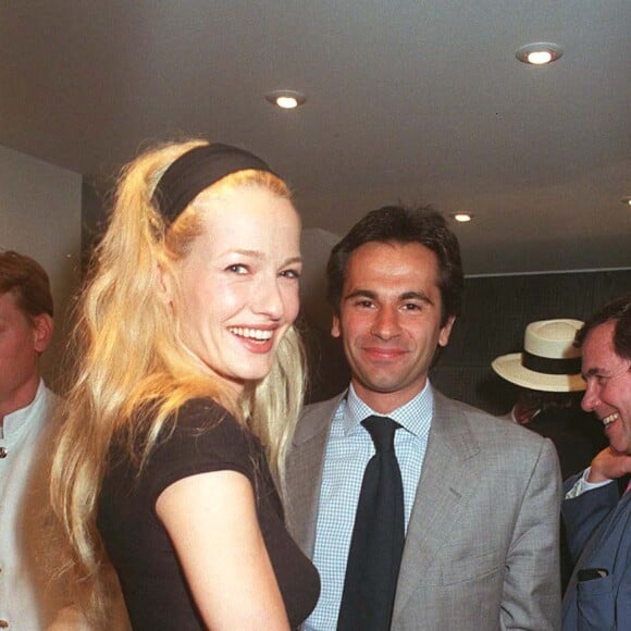 L'homme d'affaires a par la suite fréquenté le mannequin Karen Mulder
Karen Mulder et Jean-Yves Le Fur à Roland-Garros en 1996.