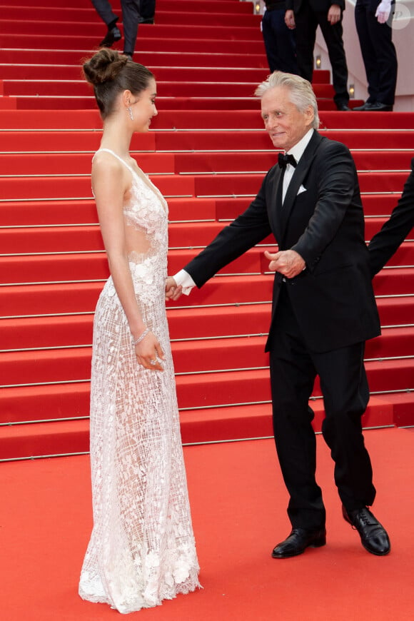 Michael Douglas et sa fille Carys - 76e Festival International du Film de Cannes, au Palais des Festivals à Cannes. Le 16 mai 2023. © Jacovides-Moreau / Bestimage