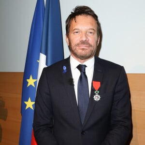 Samuel Le Bihan a été fait chevalier de la Légion d'honneur mardi.
Samuel Le Bihan décoré de la légion d'honneur à Paris. © Coadic Guirec / Bestimage