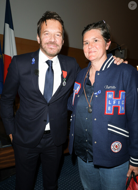 Exclusif - Samuel Le Bihan et Leslie Gwinner - Ce mardi 2 avril 2024, lors de la journée mondiale de sensibilisation à l’autisme, le comédien Samuel Le Bihan (co-fondateur d’Autisme Info Service, père d’une fille autiste) et Florent Chapel (co-fondateur d'Autisme Info Service) ont reçu les insignes de Chevalier de la légion d'honneur en récompense de leur engagement au ministère des Solidarités et de la Santé à Paris. © Guirec Coadic / Bestimage