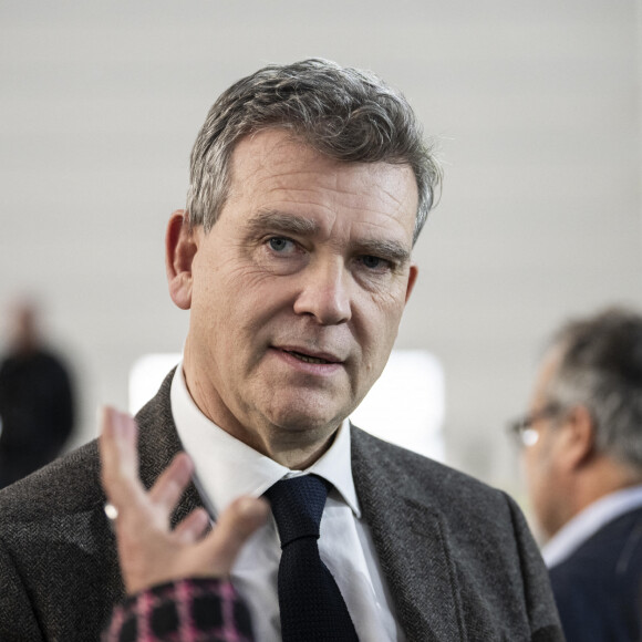 "J'ai découvert avec stupeur que 80 % des amandes étaient produites en Californie", explique Arnaud Montebourg

Le président Emmanuel Macron visite le site de Airbus à Toulouse à l'occasion des deux ans du plan d'investissement France 2030 le 11 décembre 2023. © Eliot Blondet / Pool / Bestimage