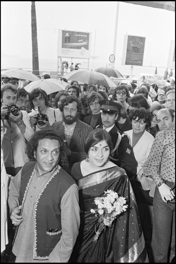 "Je n'ai été connectée à mon père comme à sa musique que tardivement, admet-elle. Vers l'âge de 18 ans."
Archives - Ravi Shankar au Festival de Cannes en 1972.