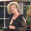Claudette fait son show en reprenant L'accordéoniste d'Edith Piaf et bien entendu S'il suffisait qu'on s'aime de sa soeur Céline Dion