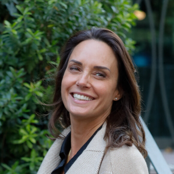 En effet, en story Instagram, l'animatrice d'"Affaire conclue" a partagé une photo qui n'est pas passée inaperçue de son récent saut chez le coiffeur.
Exclusif - Julia Vignali - Arrivées de l'émission "Vivement Dimanche" qui sera diffusée le 17 octobre 2021 au Studio Gabriel à Paris, France, le 13 octobre 2021. © Christophe Clovis/ Bestima