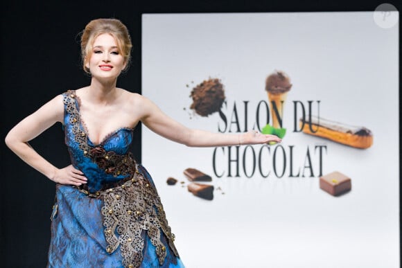 Catherine Davydzenka défile au 'Salon du Chocolat - Paris 2022' - France. Photo par Jana Call me J/ABACAPRESS.COM