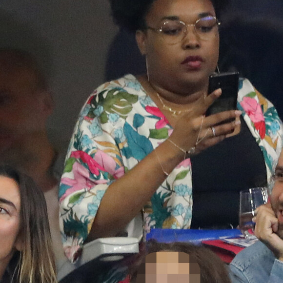 Élodie Bouchez, son mari Thomas Bangalten leur fils Roxan dans les tribunes lors de la Ligue des nations opposant la France aux Pays-Bas, au Stade de France, à Saint-Denis, le 9 septembre 2018. © Cyril Moreau/Bestimage