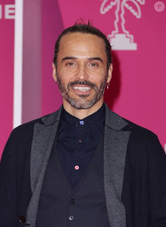 Assaad Bouab - Photocall de la cérémonie de clôture de la saison 7 du festival "Canneseries" à Cannes, avant la projection de la série "Franklin". Le 10 avril 2024 © Denis Guignebourg / Bestimage 