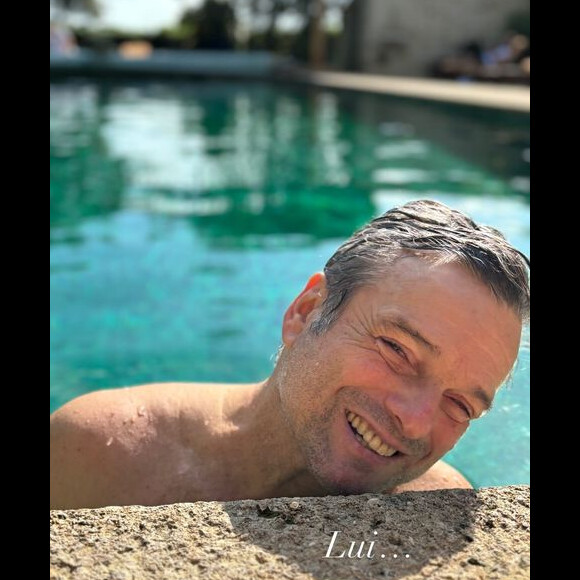"Lui...", écrit simplement Estelle Denis, sur une photo de Marc Thiercelin
 