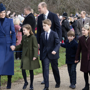 Le prince William, prince de Galles, et Catherine (Kate) Middleton, princesse de Galles, avec leurs enfants le prince George de Galles, la princesse Charlotte de Galles et le prince Louis de Galles - Messe de Noël, 25 décembre 2023.