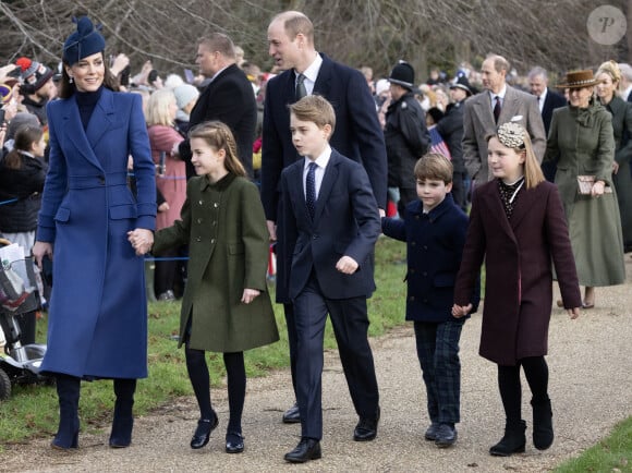 Le prince William, prince de Galles, et Catherine (Kate) Middleton, princesse de Galles, avec leurs enfants le prince George de Galles, la princesse Charlotte de Galles et le prince Louis de Galles - Messe de Noël, 25 décembre 2023.