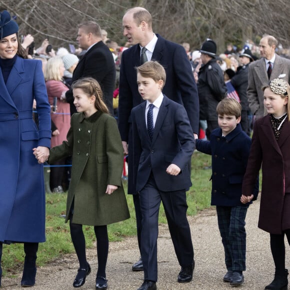 Le prince William, prince de Galles, et Catherine (Kate) Middleton, princesse de Galles, avec leurs enfants le prince George de Galles, la princesse Charlotte de Galles et le prince Louis de Galles - Messe de Noël, 25 décembre 2023.