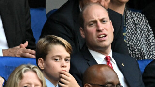 Le prince William déchaîné en tribunes avec George, un rendez-vous père-fils intense et sportif en pleine tempête !