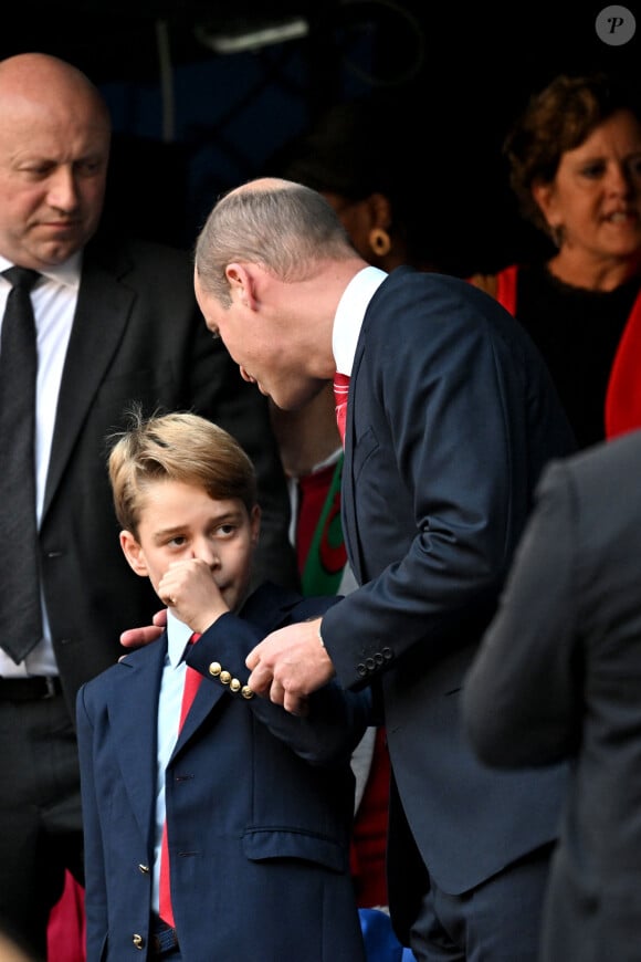 Ils se sont en effet offert un match de foot cette semaine de leur équipe préférée. 
Le prince William, prince de Galles et son fils le prince George assistent au quart de finale entre le Pays de Galles et l'Argentine à Marseille lors de la Coupe du monde de Rugby 2023 le 14 octobre 2023. © Bruno Bebert / Bestimage 