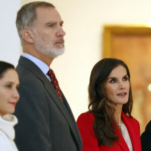 Ce qui l'a ainsi empeché de s'agenouiller.
Le roi Felipe VI et la reine Letizia d'Espagne, inaugurent l'exposition "Picasso 1906. La Grande Transformation" au musée Reine Sofía à Madrid, le 14 novembre 2023. 