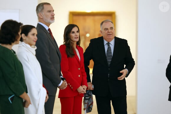 Ce qui l'a ainsi empeché de s'agenouiller.
Le roi Felipe VI et la reine Letizia d'Espagne, inaugurent l'exposition "Picasso 1906. La Grande Transformation" au musée Reine Sofía à Madrid, le 14 novembre 2023. 