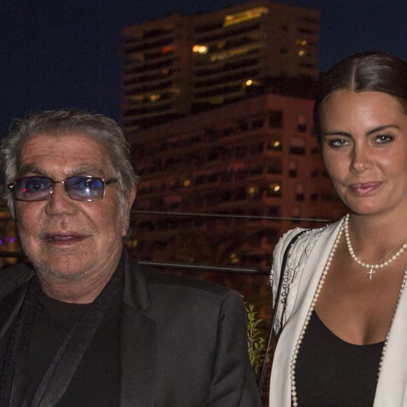 L'îcone de la mode était le père de six enfants nés de trois unions différentes.
Roberto Cavalli et sa compagne Sandra Nilsson assistant au gala Tribute to Cavalli organisé au Zelo's Club lors du Grand Prix de Monaco, à Monaco, le 29 mai 2016. Photo par ABACAPRESS.COM