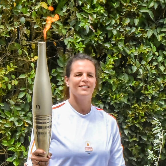 L’ancienne nageuse, Laure Manaudou est la première relayeuse française de la flamme olympique peu de temps après la cérémonie d'allumage sur le site antique d'Olympie, Grèce, le 16 avril 2024. © Intime/Panoramic/Bestimage 