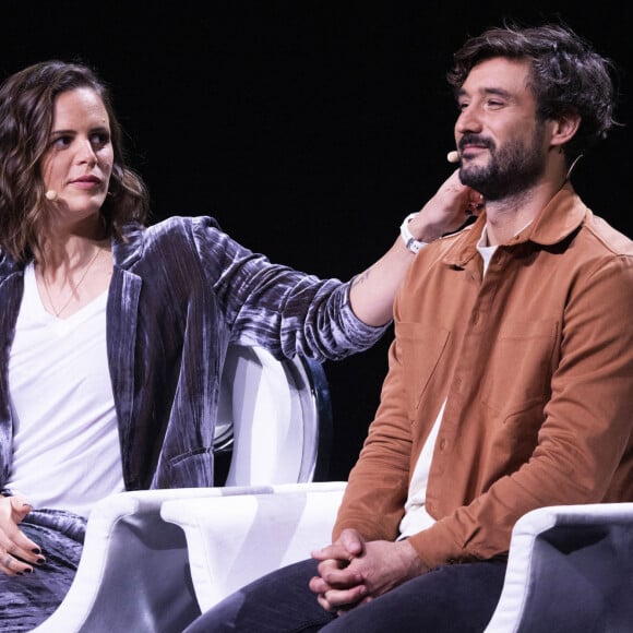 Exclusif - Laure Manaudou et son mari Jérémy Frérot - Enregistrement de l'émission "La Chanson secrète 11" à Paris, diffusée le 24 juin sur TF1. Le 18 janvier 2022 Après le succès des précédentes éditions, " LA CHANSON SECRETE ", présentée par N.Aliagas et produite par DMLS TV, revient sur TF1. 8 artistes ne savent rien de ce qui va se passer pour eux ! Ils ont accepté de jouer le jeu, de se laisser totalement surprendre, émouvoir, parfois même déstabiliser car ils vont découvrir en même temps que les téléspectateurs une surprise : une chanson qui leur est chère revisitée et réinterprétée par un artiste. Des mises en scène spectaculaires au service de l'émotion... Et des émotions fortes pour l'artiste assis dans le fauteuil grâce à la venue sur le plateau de proches et d'invités inattendus. Les téléspectateurs seront aux premières loges pour vivre ces moments d'intimité musicale rare. Dans ce nouveau numéro, un couple rare en télévision, un chef étoilé, un invité piégé venu pour répéter une surprise à un autre guest sans s'attendre à être lui-même invité dans le fauteuil, des participants exceptionnels tels que le frère d'un guest pour la première fois en France... © Cyril Moreau / Bestimage 