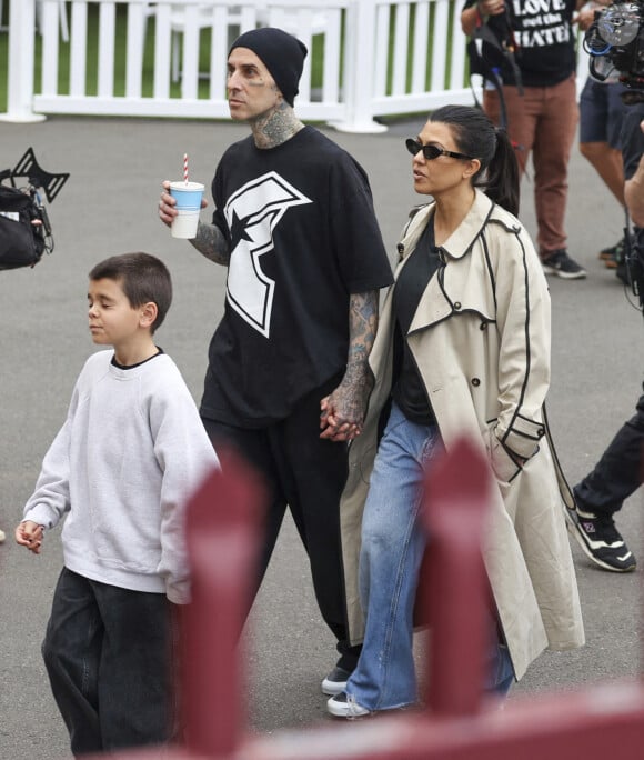 Kourtney Kardashian et Travis Barker se rendent au Luna Park de Sydney avec leurs enfants, Penelope et Reign, pour s'amuser à la fête foraine, Sydney, Australie, le 15 février 2024. Photo par Media Mode/Splash News/ABACAPRESS.COM