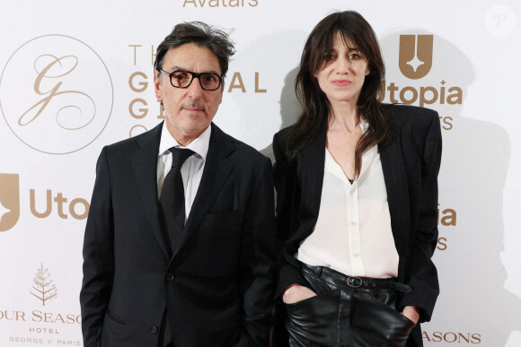 Pendant 7 ans, un océan a séparé Yvan Attal et Charlotte Gainsbourg.
Yvan Attal et Charlotte Gainsbourg assistent au photocall lors du Global Gift Gala 2022 au Four Seasons Hotel George V le 19 novembre 2022 à Paris, France. Photo par Jerome Dominé/ABACAPRESS.COM