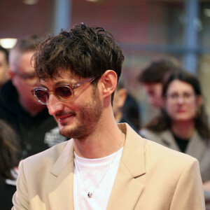 Pour rappel, Pierre Niney a décidé d'emménager loin de Paris à la campagne.
Pierre Niney - Projection de la série "Fiasco" lors de la 7ème saison de 'CanneSeries' à Cannes le 8 avril 2024. © Denis Guignebourg/Bestimage 