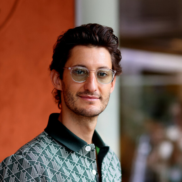 Pierre Niney au village lors des Internationaux de France de tennis de Roland Garros 2023, à Paris, France, le 11 juin 2023. © Jacovides-Moreau/Bestimage 