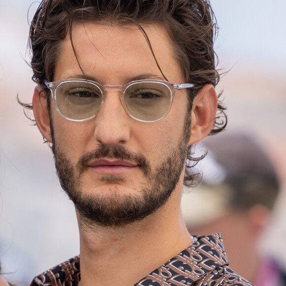 Pierre Niney au photocall de "Mascarade" lors du 75ème Festival International du Film de Cannes, le 28 mai 2022. © Olivier Borde / Bestimage 