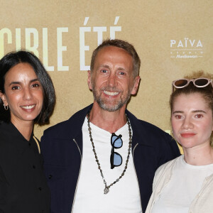 Philippe Caverivière, sa femme Sarah et Lilia Benchabane lors de l'avant-première du documentaire "Invincible été" au Grand Rex à Paris le 31 mai 2023. © Coadic Guirec / Bestimage