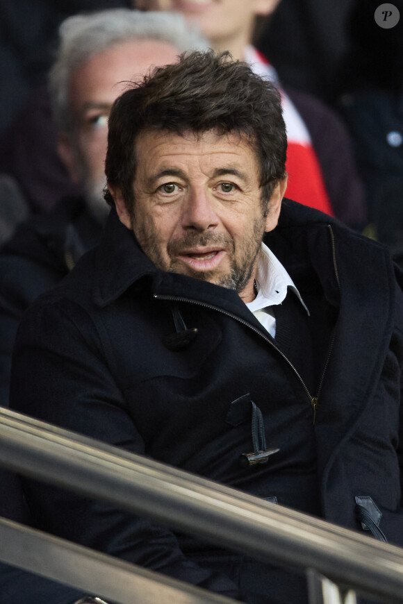 Patrick Bruel - Célébrités dans les tribunes du match de Ligue 1 Uber Eats "PSG-Lyon" (4-1) au Parc des Princes à Paris le 21 avril 2024. © Cyril Moreau/Bestimage