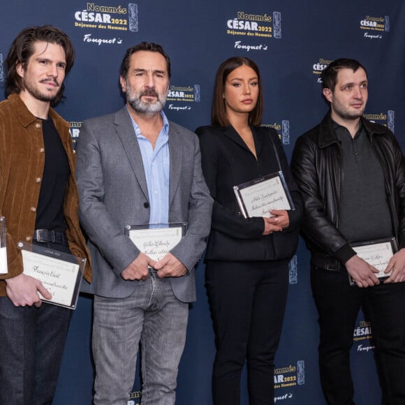 Depuis, ils se croisent souvent et on les avait vus se préparer aux César
François Civil, Gilles Lellouche, Karim Leklou, Hugo Sélignac, Adèle Exarchopoulos au photocall du déjeuner des nommés aux César 2022 au Fouquet's à Paris, France, le 6 février 2022. © Olivier Borde/Bestimage