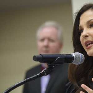 Ashley Judd, ambassadrice de bonne volonté donne un disours lors de son passage au siege de l'ONU à New York le 1er avril 2019.