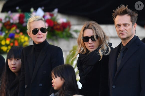 Laeticia Hallyday, Joy et Jade, Laura Smet et David Hallyday lors de la cérémonie funéraire organisée en mémoire de Johnny Hallyday à Paris. Photo par Christian Liewig Abacapress.com