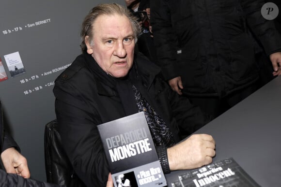 Gérard Depardieu - Salon du livre à la porte de Versailles à Paris le 18 mars 2018. © Cédric Perrin/Bestimage 