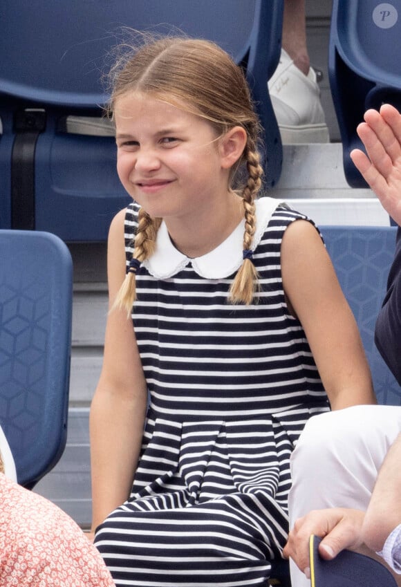 "Sienna adore le ballet" a-t-elle révélé au magazine "Hello !" lors d'une soirée organisée par une amie nutritionniste, Gabriela Peacock
Le prince William, duc de Cambridge, et Catherine (Kate) Middleton, duchesse de Cambridge, avec la princesse Charlotte de Cambridge assistent au Jeux du Commonwealth au centre sportif de l'Université de Birmingham le 2 aout 2022.